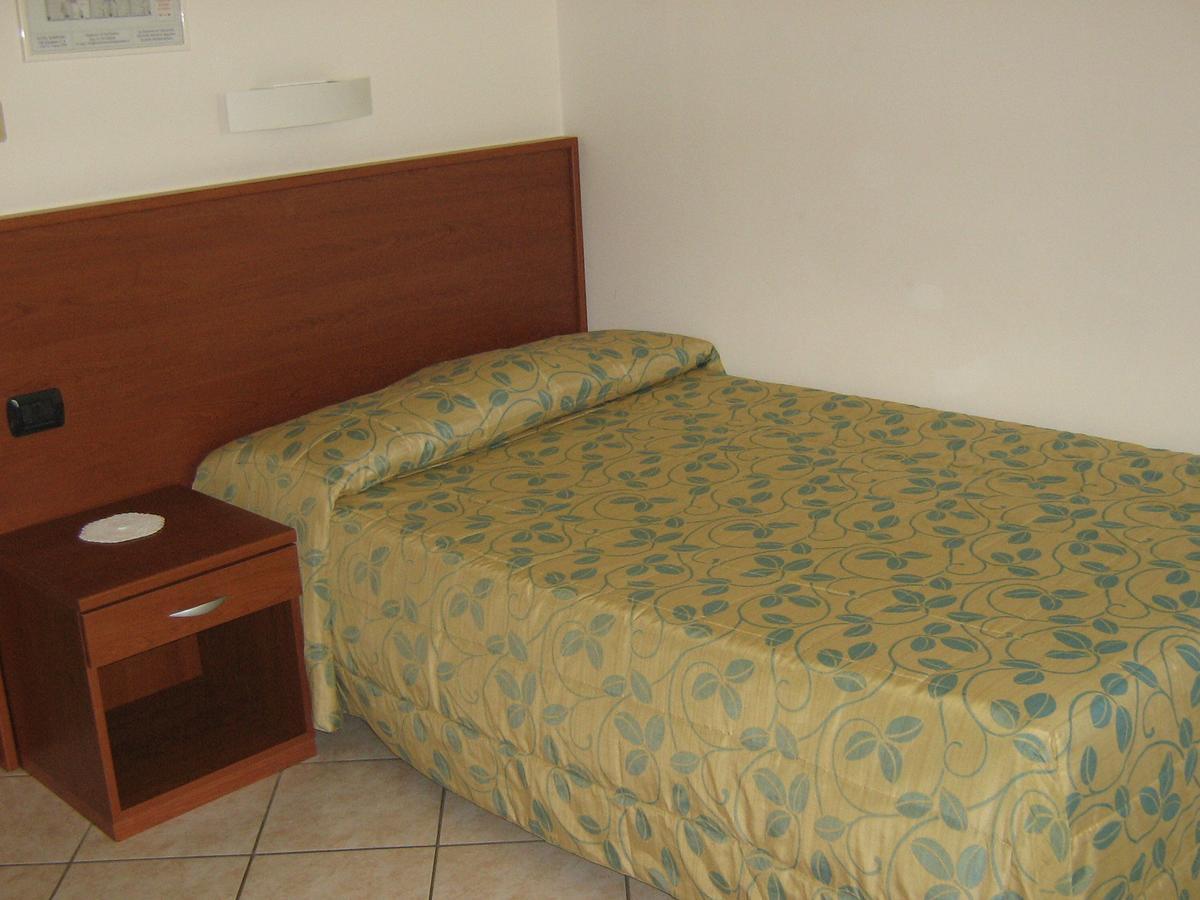 Hotel Sanremo Ceva Chambre photo